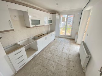 ULUKAVAK MAH. ÇİFTLİK ÇAYIRINDA 3+1 ARA KAT SATILIK SIFIR DAİRE