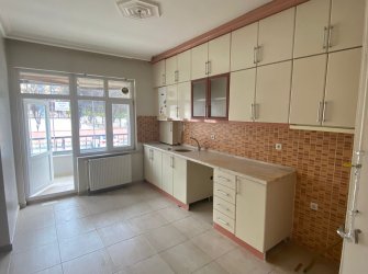 FSM OKULU KARŞISI TAVUKLUKTA 4+1 KİRALIK FIRSATT DAİRE