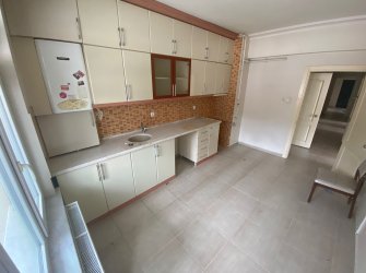 FSM OKULU KARŞISI TAVUKLUKTA 4+1 KİRALIK FIRSATT DAİRE